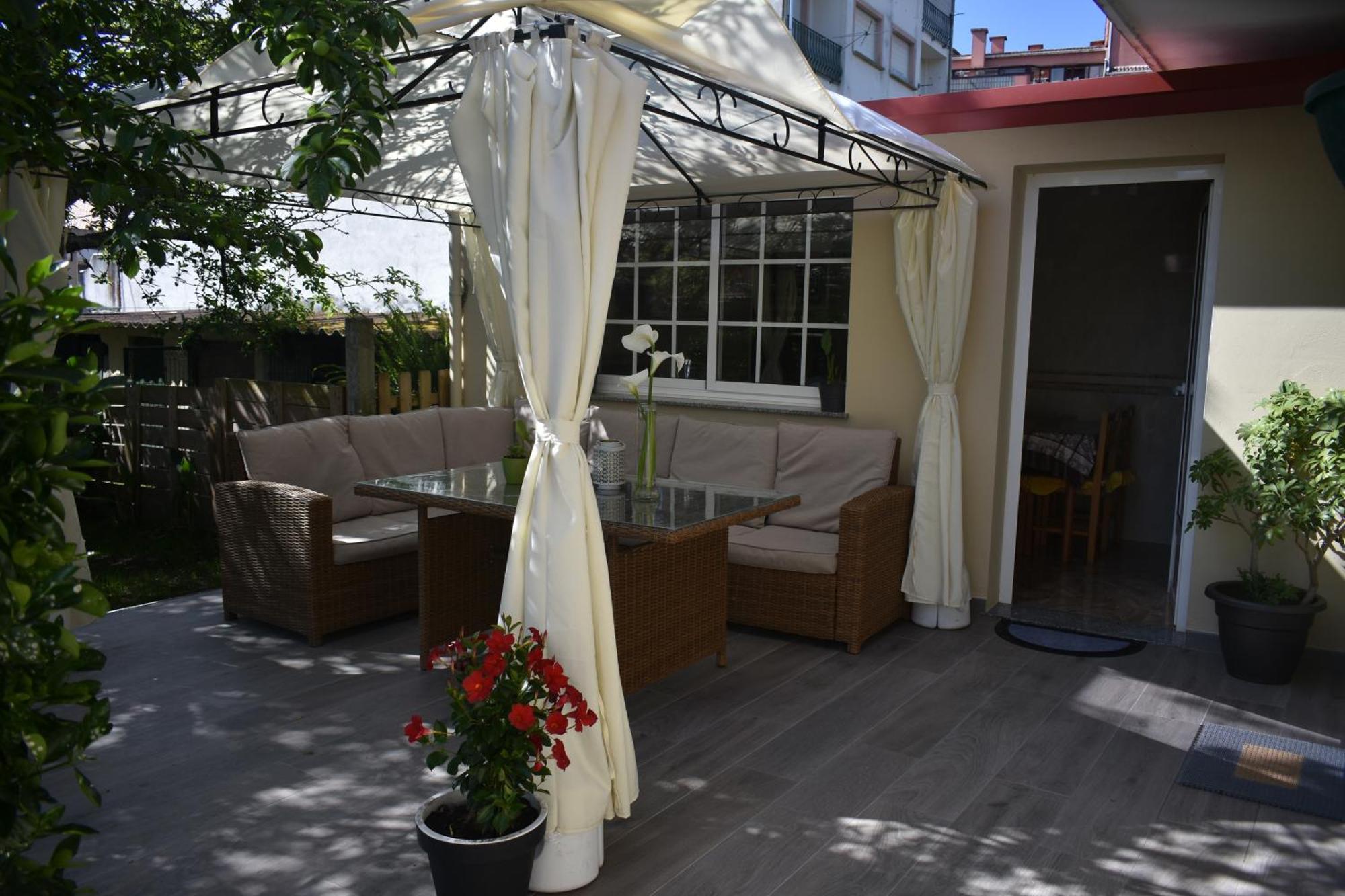 Jardin, Terraza Y Barbacoa Apartment О Грове Екстериор снимка